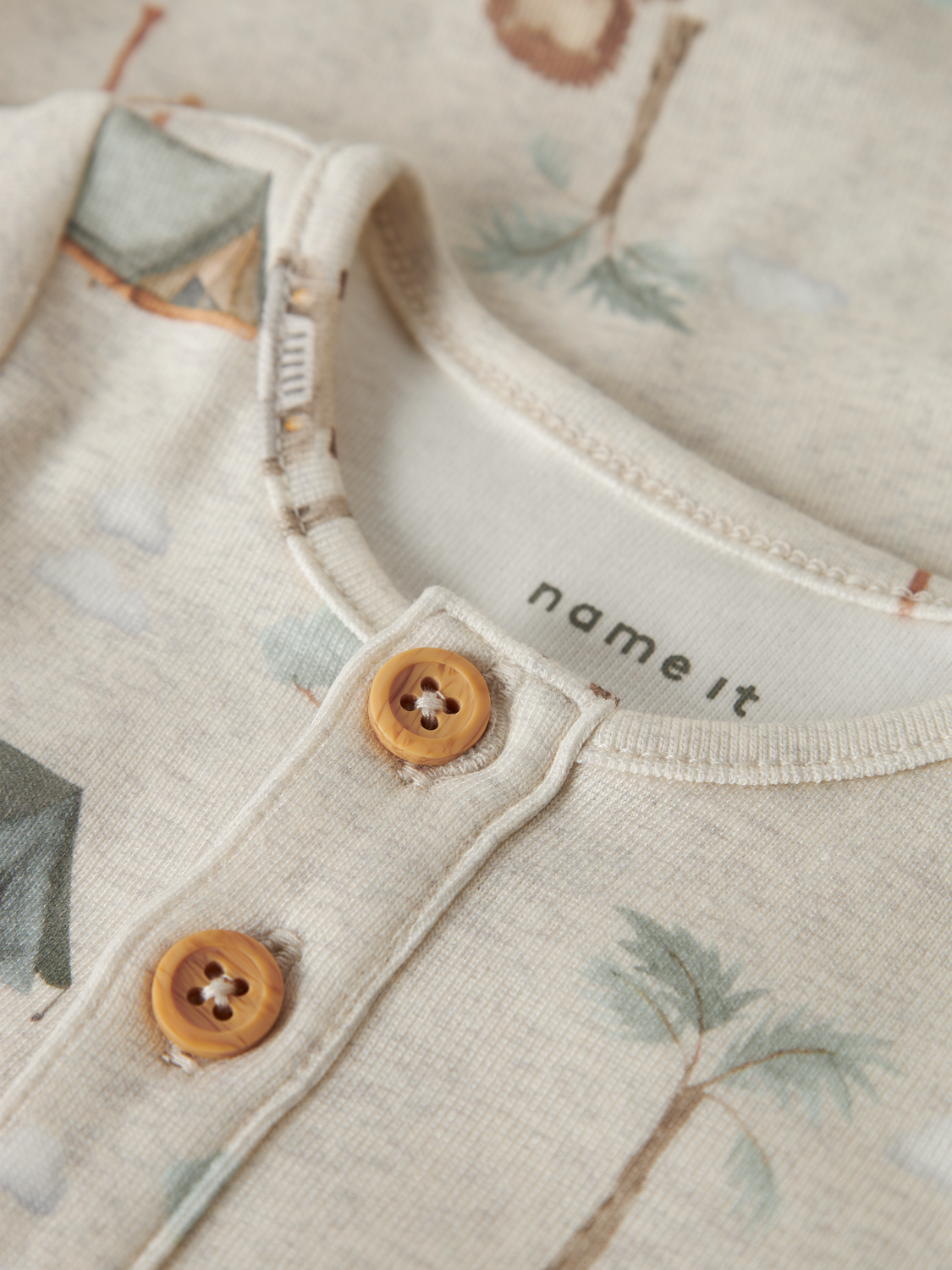 model_shot-front_full